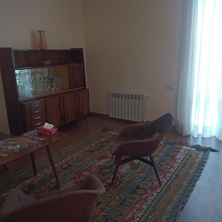 Spacious One Bedroom Apartment In The City Centre Yerevan Exterior foto