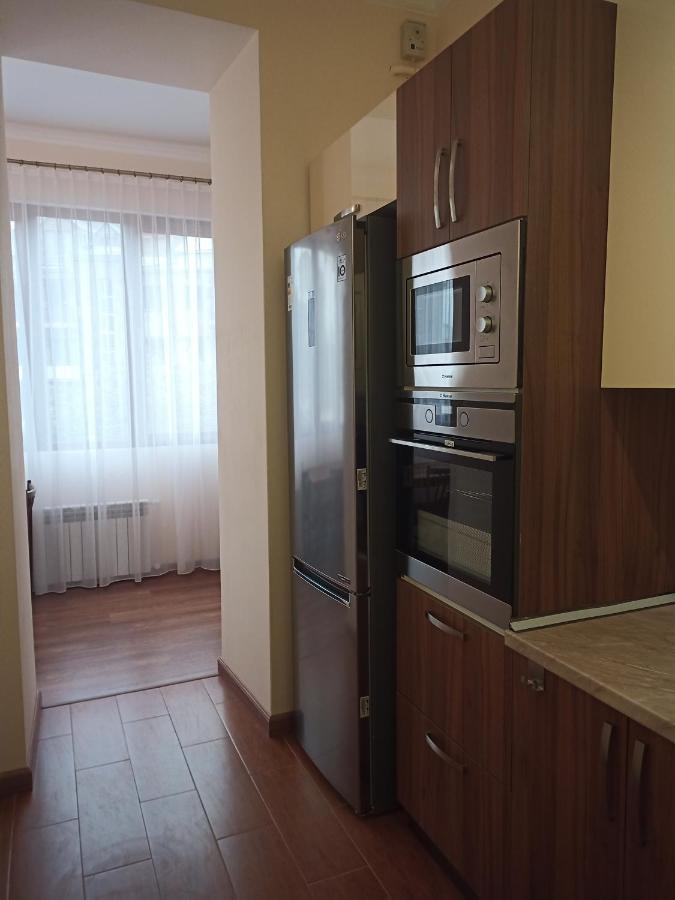 Spacious One Bedroom Apartment In The City Centre Yerevan Exterior foto
